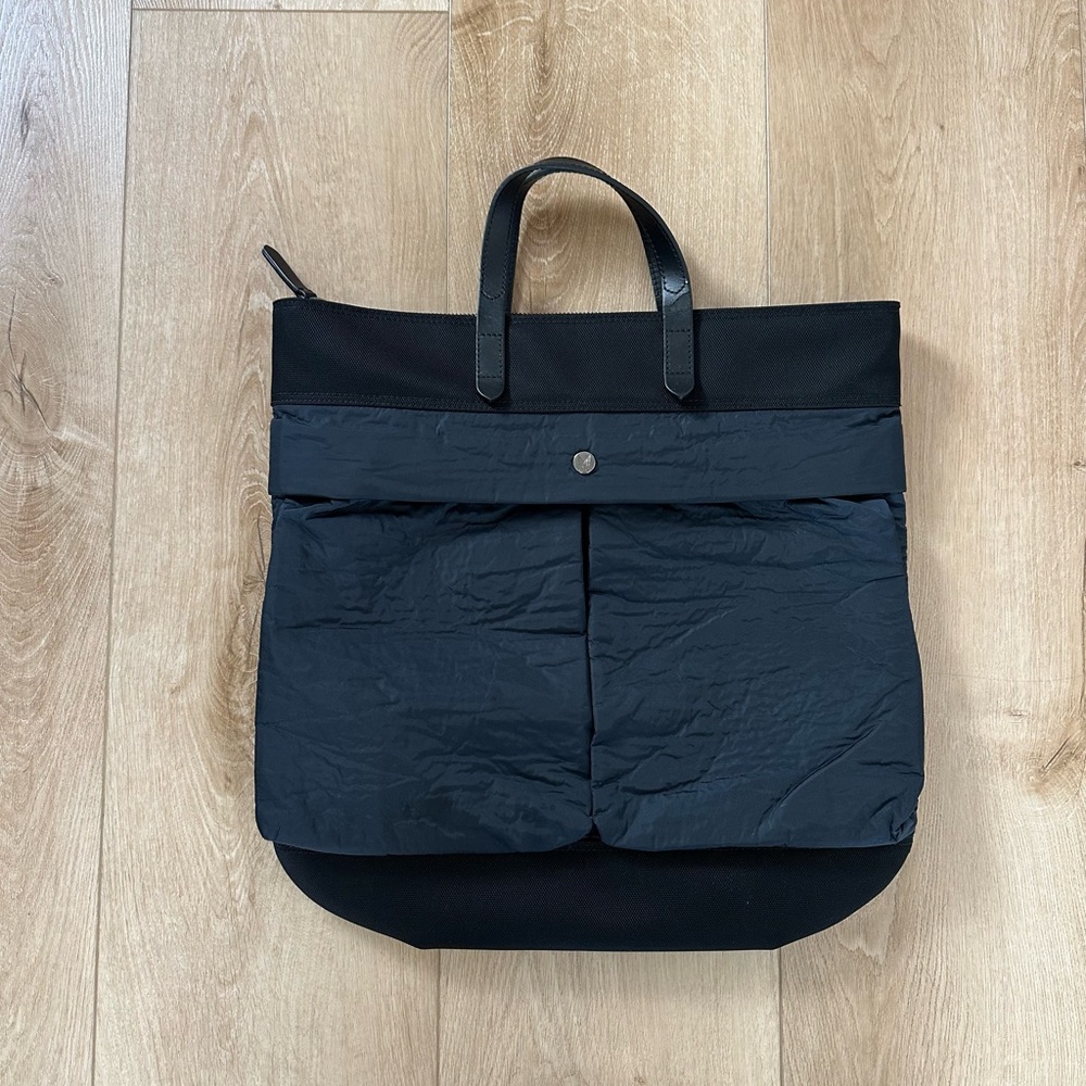 Mismo HS Helmet Navy Bag.